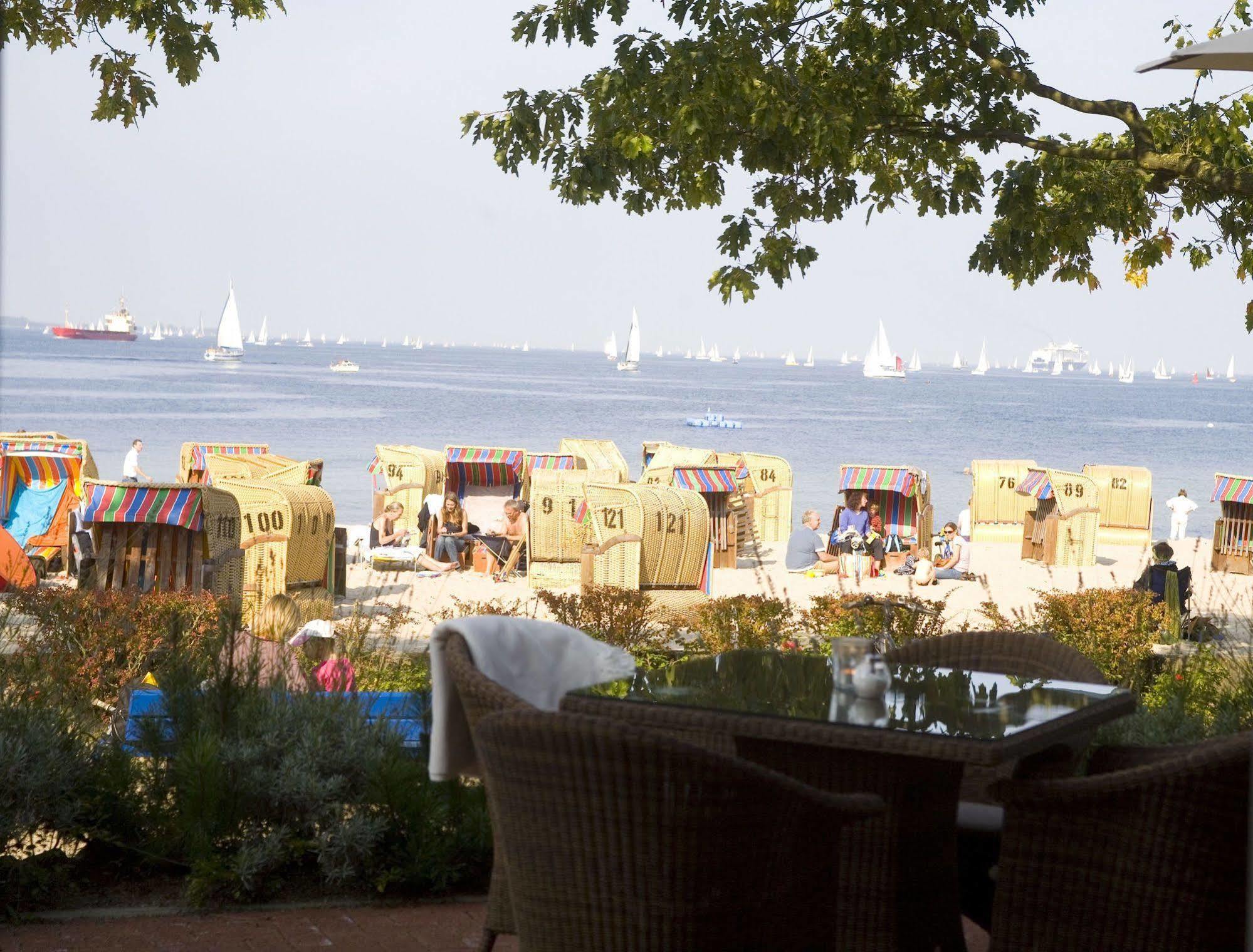 Strandhotel Seeblick, Ostseebad 하이켄도르프 외부 사진