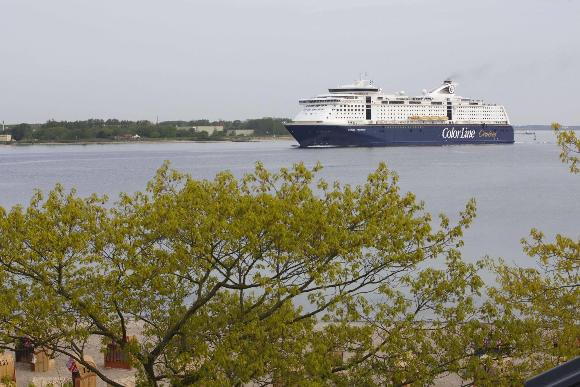 Strandhotel Seeblick, Ostseebad 하이켄도르프 외부 사진